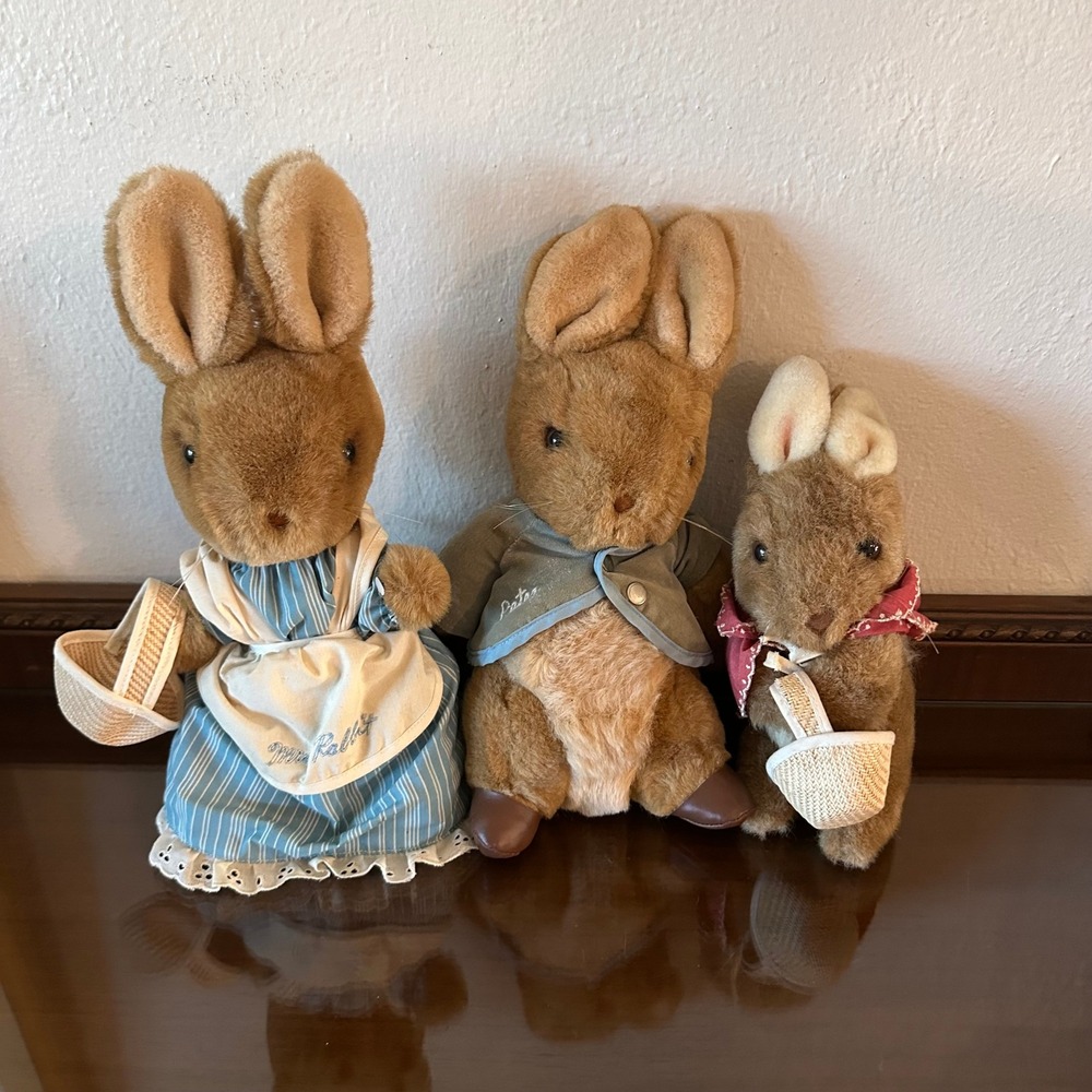 Vtg Eden Toys Beatrix Potter Plush Set Peter Rabbit Music Box Mrs Rabbit Mopsey